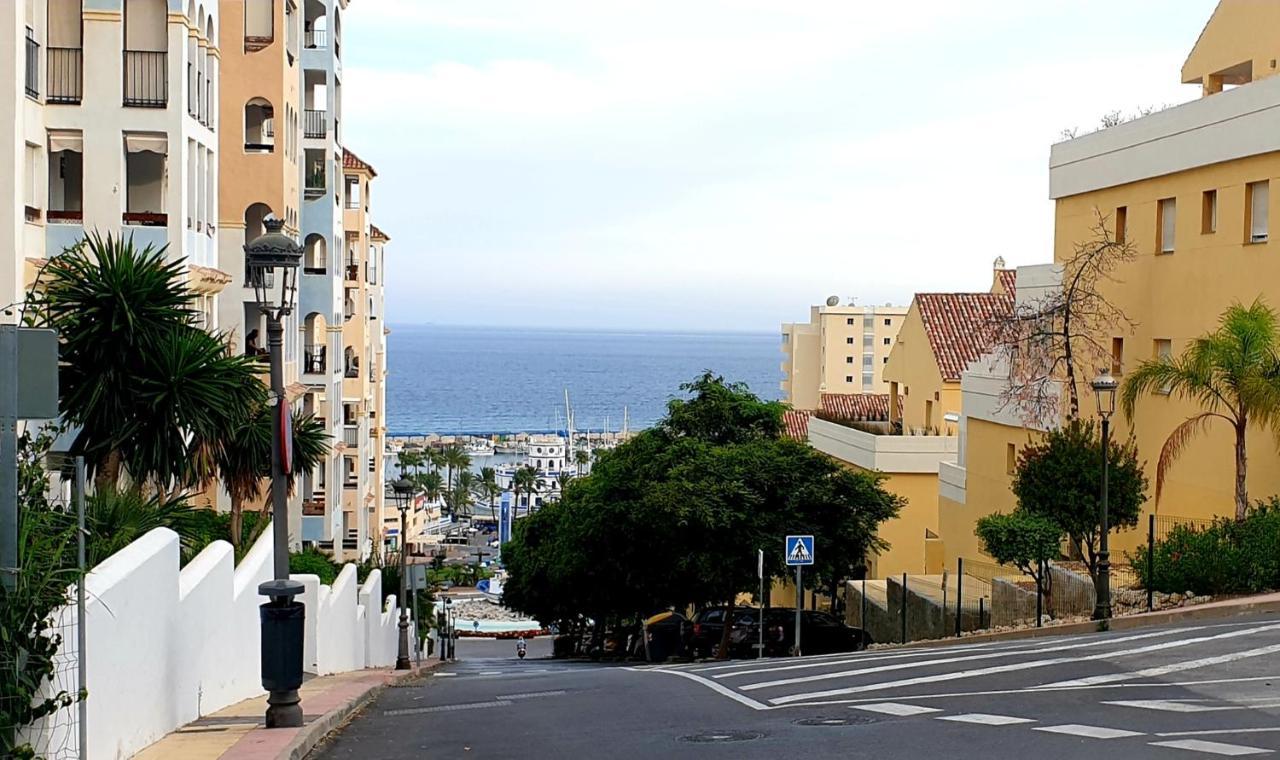 Estepona Puerto Exterior foto